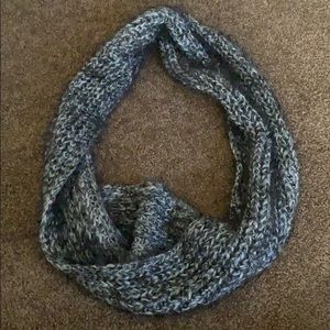 Infinity scarf